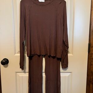 Tahari Brown Ribbed Set